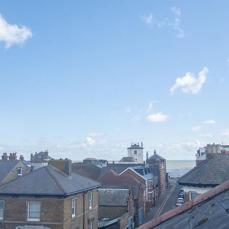 Stunning Large Victorian Maisonette With Sea View Дийл Екстериор снимка