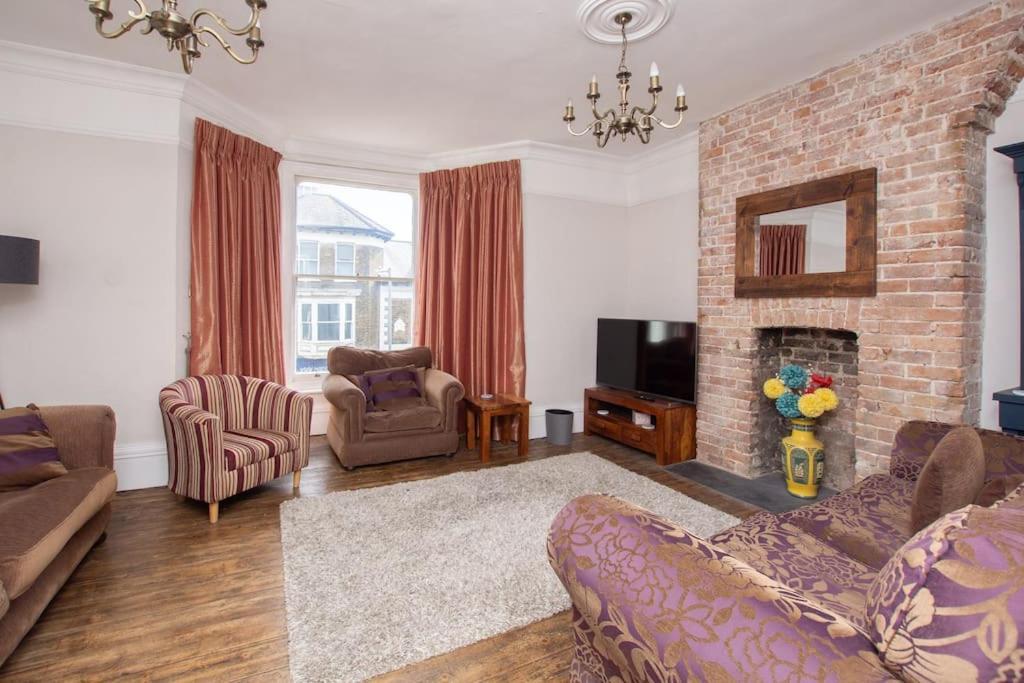 Stunning Large Victorian Maisonette With Sea View Дийл Екстериор снимка